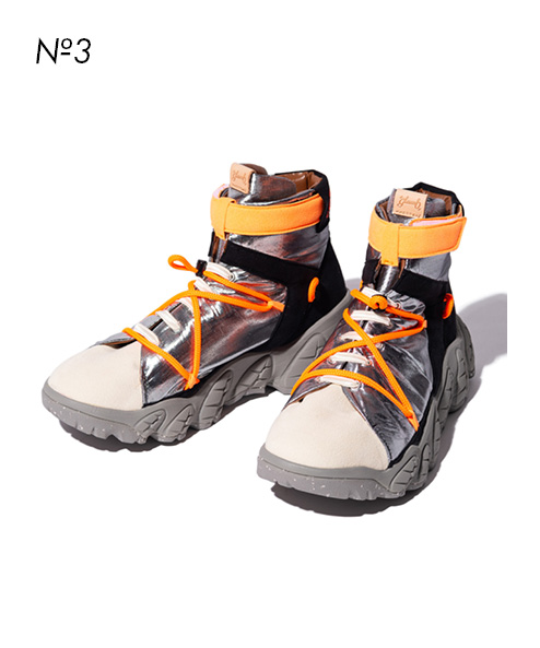 GB0224/AC01 : Astro Sneakers