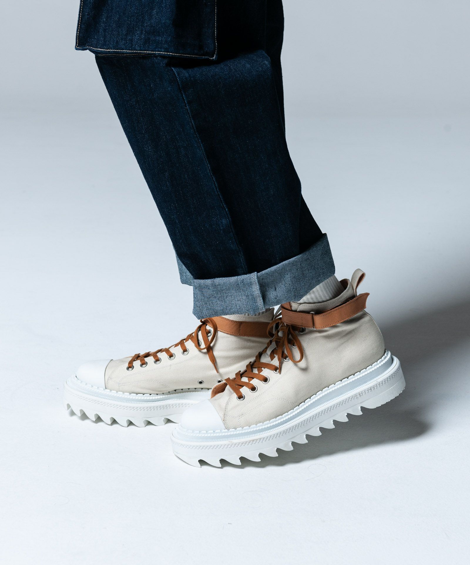 シャークソールキャンバススニーカー(glamb/グラム) GB0223/AC07 