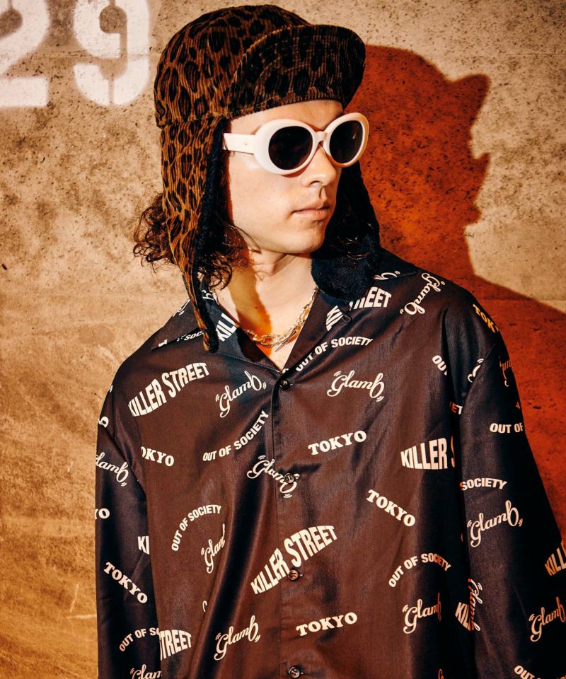 定価2.6万 glamb タイポグラフィシャツ　レッド glamb シャツ Typography Shirt / タイポグラフィシャツ メンズ